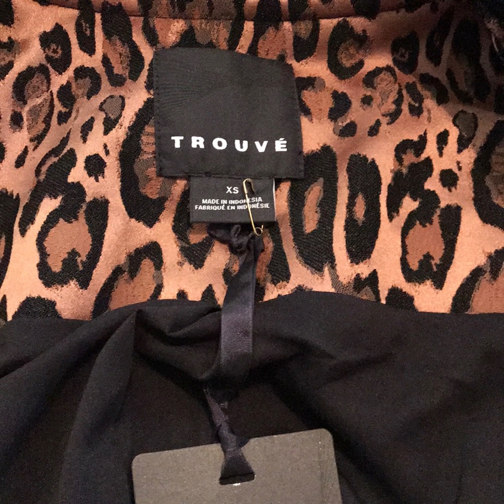 Trouve - Picture 3 of 5